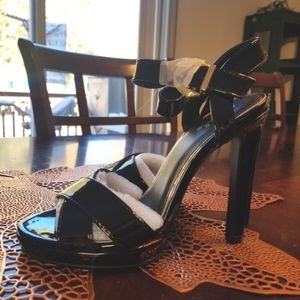 Qupid Chicago Black Patent Platform Stilettos Size 7